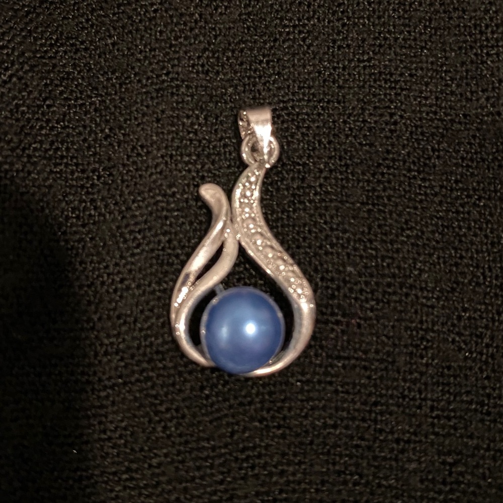 Pearl pendant